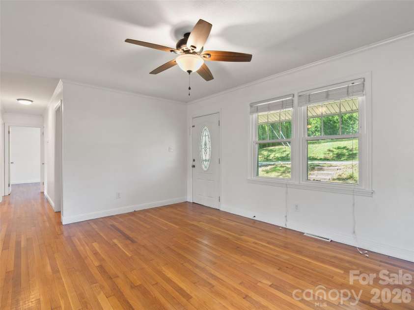 483 Thompson Street, Canton, NC 28716.  MLS# CAR4424582, YatesRealty ID 50917. 