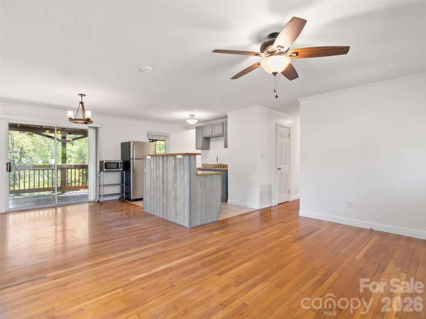 483 Thompson Street, Canton, NC 28716.  MLS# CAR4424582, YatesRealty ID 50917. 