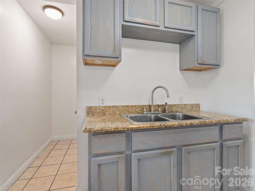 483 Thompson Street, Canton, NC 28716.  MLS# CAR4424582, YatesRealty ID 50917. 