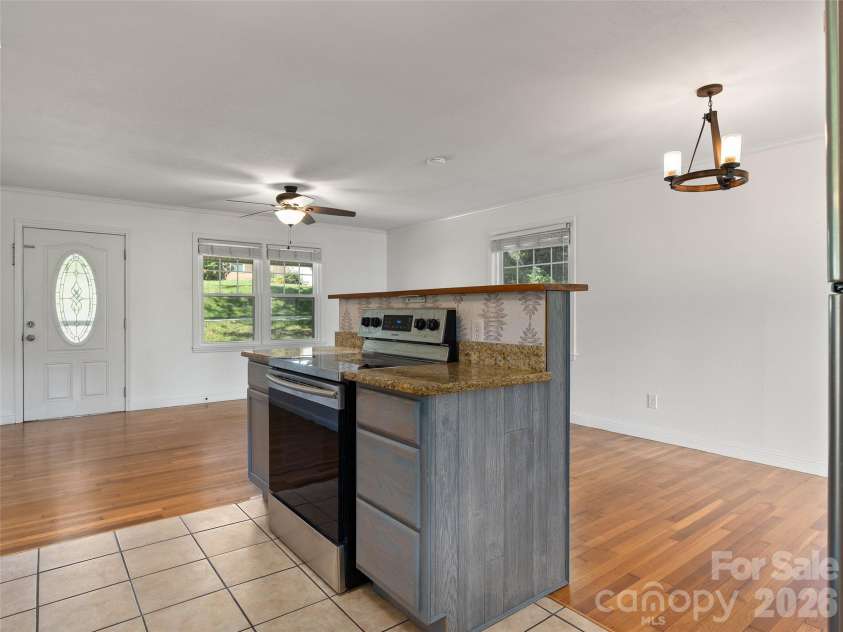 483 Thompson Street, Canton, NC 28716.  MLS# CAR4424582, YatesRealty ID 50917. 