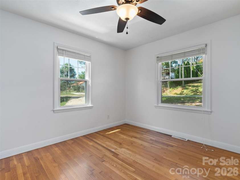 483 Thompson Street, Canton, NC 28716.  MLS# CAR4424582, YatesRealty ID 50917. 
