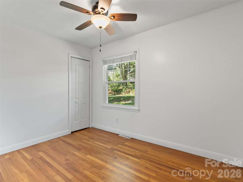 483 Thompson Street, Canton, NC 28716.  MLS# CAR4424582, YatesRealty ID 50917. 