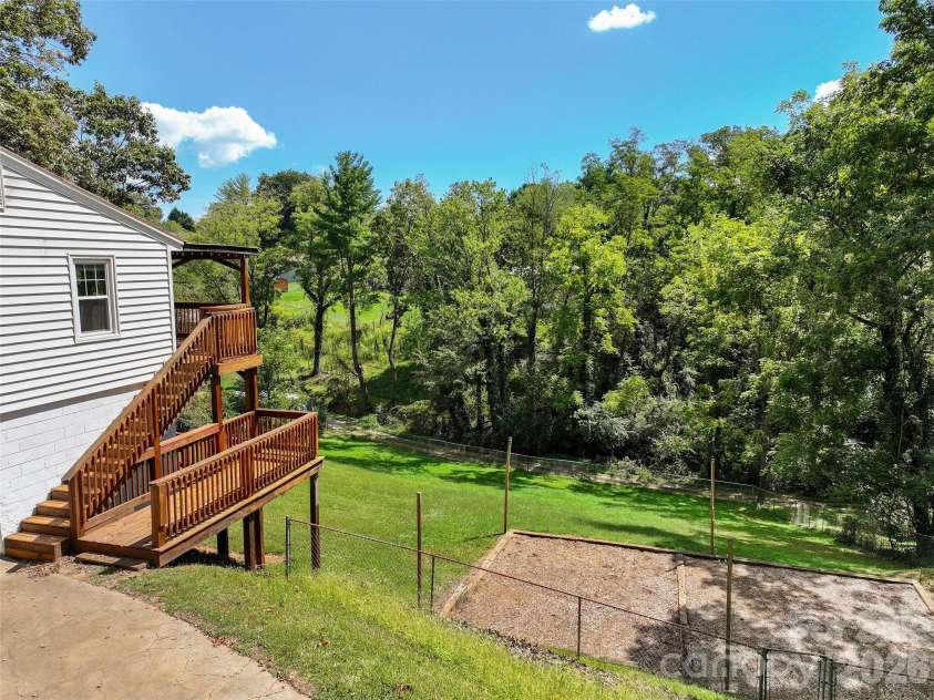 483 Thompson Street, Canton, NC 28716.  MLS# CAR4424582, YatesRealty ID 50917. 