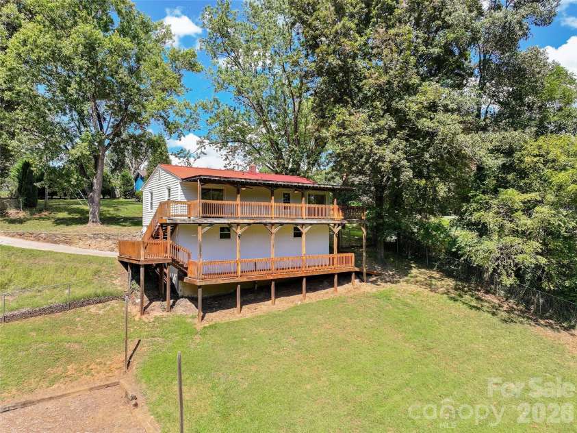 483 Thompson Street, Canton, NC 28716.  MLS# CAR4424582, YatesRealty ID 50917. 