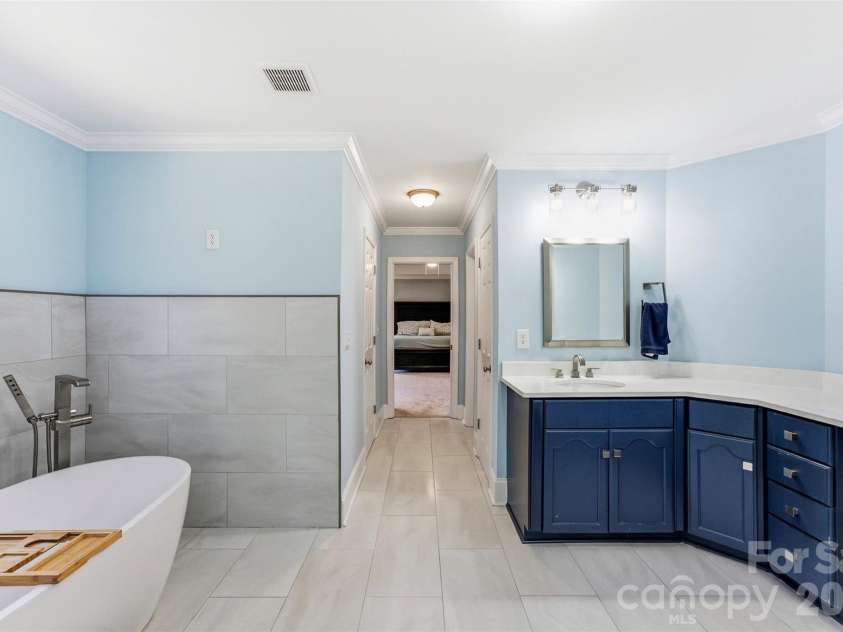 217 Commodore Court, Belmont, NC 28012.  MLS# CAR4423648, YatesRealty ID 50920. 