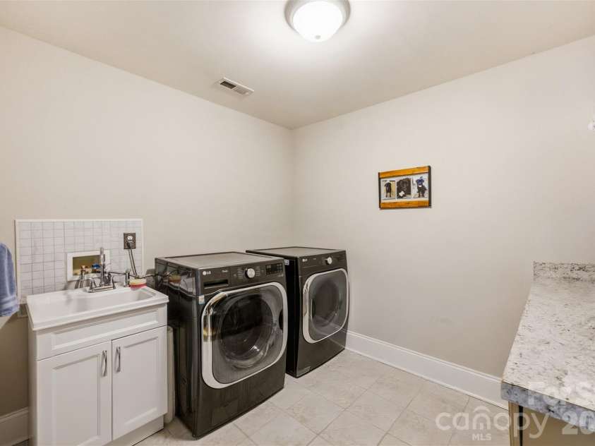217 Commodore Court, Belmont, NC 28012.  MLS# CAR4423648, YatesRealty ID 50920. 