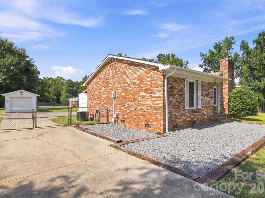 1245 Parris Road, Rock Hill, SC 29732.  MLS# CAR4424017, YatesRealty ID 50921. 