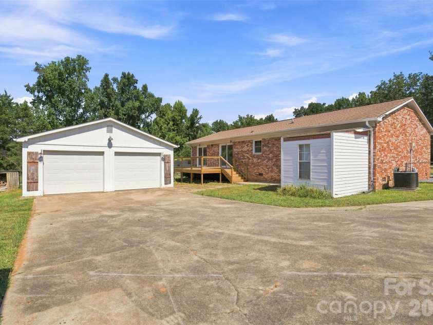 1245 Parris Road, Rock Hill, SC 29732.  MLS# CAR4424017, YatesRealty ID 50921. Detached Garage