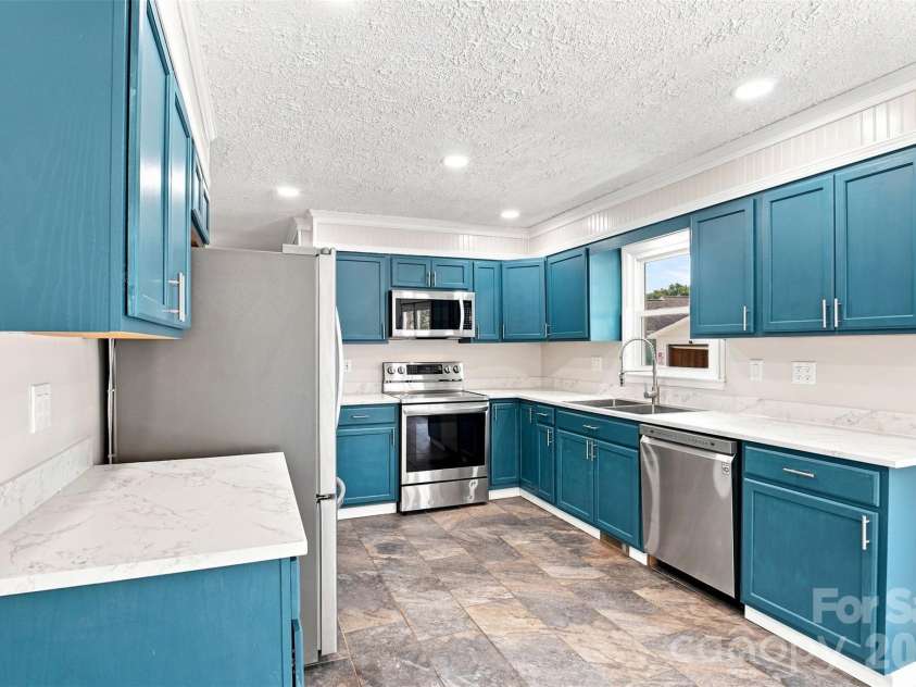 1245 Parris Road, Rock Hill, SC 29732.  MLS# CAR4424017, YatesRealty ID 50921. Kitchen