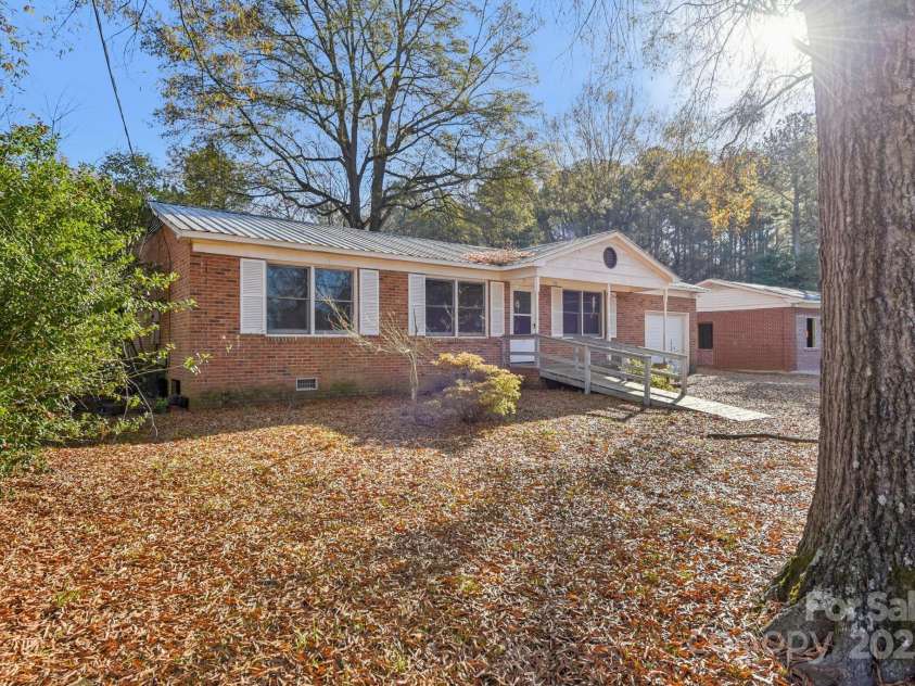 510 Secrest Avenue, Monroe, NC 28110.  MLS# CAR4325706, YatesRealty ID 50922. 