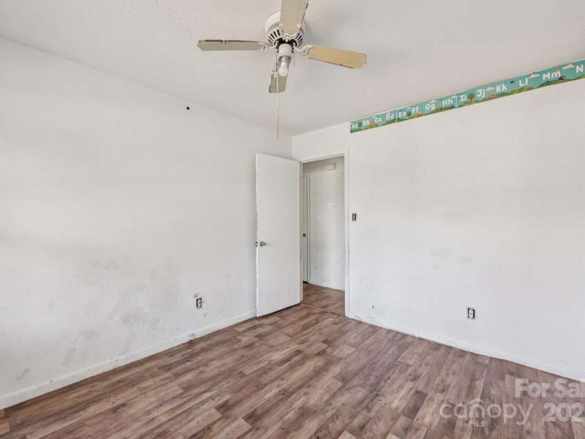 510 Secrest Avenue, Monroe, NC 28110.  MLS# CAR4325706, YatesRealty ID 50922. 