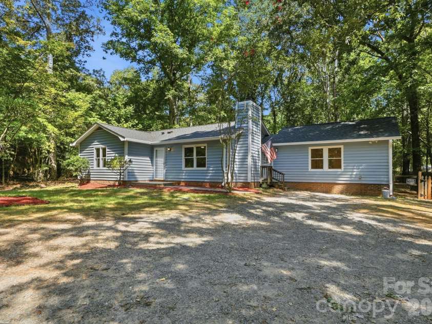 6324 Saddlewood Drive, Waxhaw, NC 28173.  MLS# CAR4409886, YatesRealty ID 50922. 