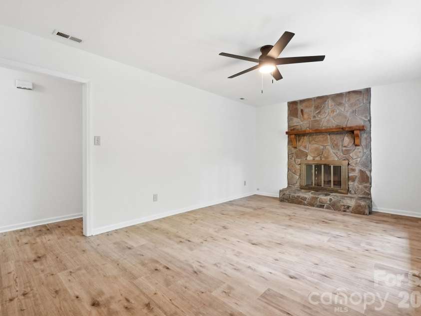 6324 Saddlewood Drive, Waxhaw, NC 28173.  MLS# CAR4409886, YatesRealty ID 50922. 