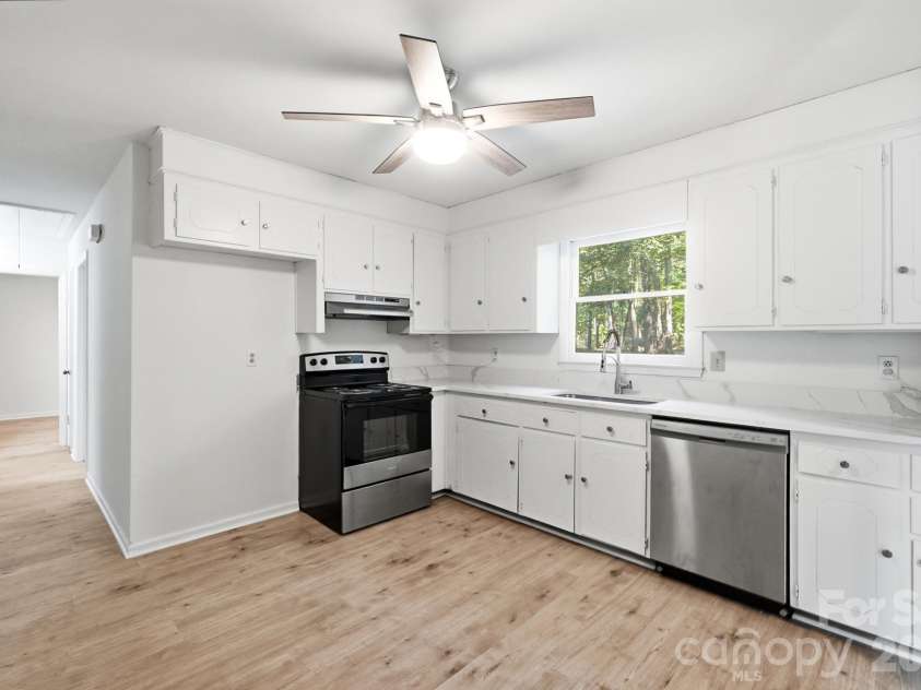 6324 Saddlewood Drive, Waxhaw, NC 28173.  MLS# CAR4409886, YatesRealty ID 50922. 