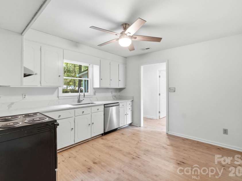 6324 Saddlewood Drive, Waxhaw, NC 28173.  MLS# CAR4409886, YatesRealty ID 50922. 