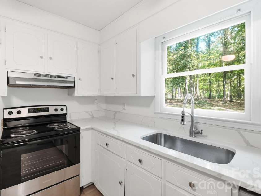 6324 Saddlewood Drive, Waxhaw, NC 28173.  MLS# CAR4409886, YatesRealty ID 50922. 
