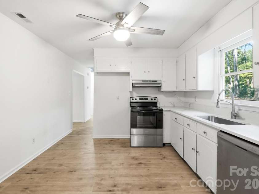 6324 Saddlewood Drive, Waxhaw, NC 28173.  MLS# CAR4409886, YatesRealty ID 50922. 