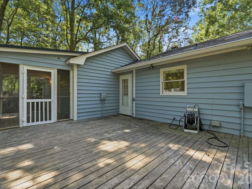 6324 Saddlewood Drive, Waxhaw, NC 28173.  MLS# CAR4409886, YatesRealty ID 50922. 