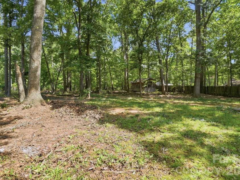 6324 Saddlewood Drive, Waxhaw, NC 28173.  MLS# CAR4409886, YatesRealty ID 50922. 