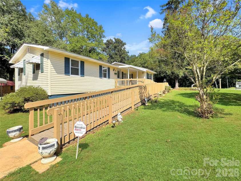 5 Love Street, Lowell, NC 28098.  MLS# CAR4424901, YatesRealty ID 50923. 