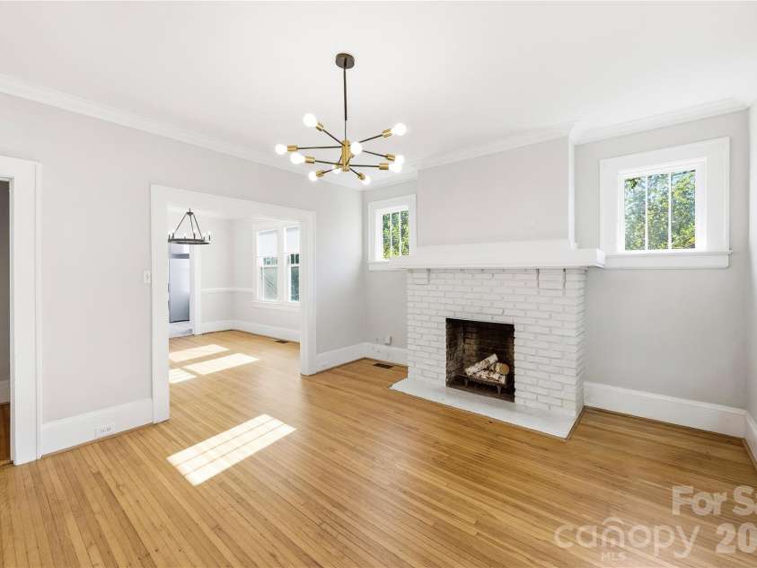 700 Concordia Avenue, Charlotte, NC 28206.  MLS# CAR4424791, YatesRealty ID 50925. 