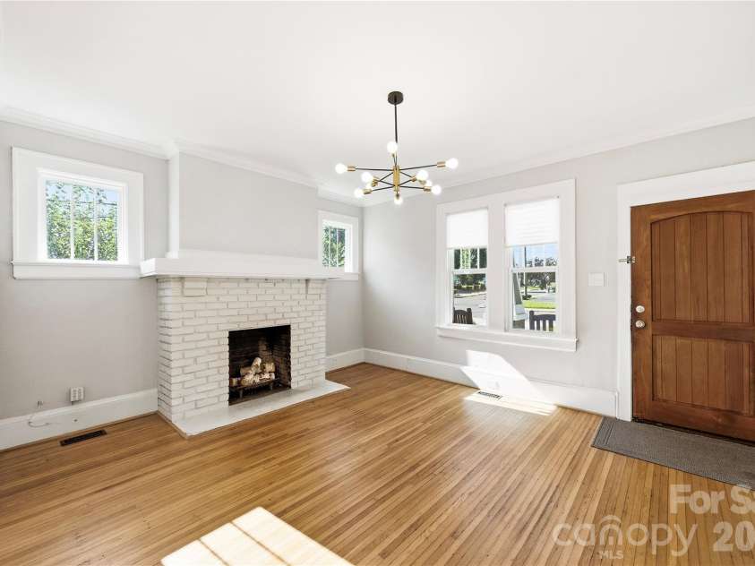 700 Concordia Avenue, Charlotte, NC 28206.  MLS# CAR4424791, YatesRealty ID 50925. 