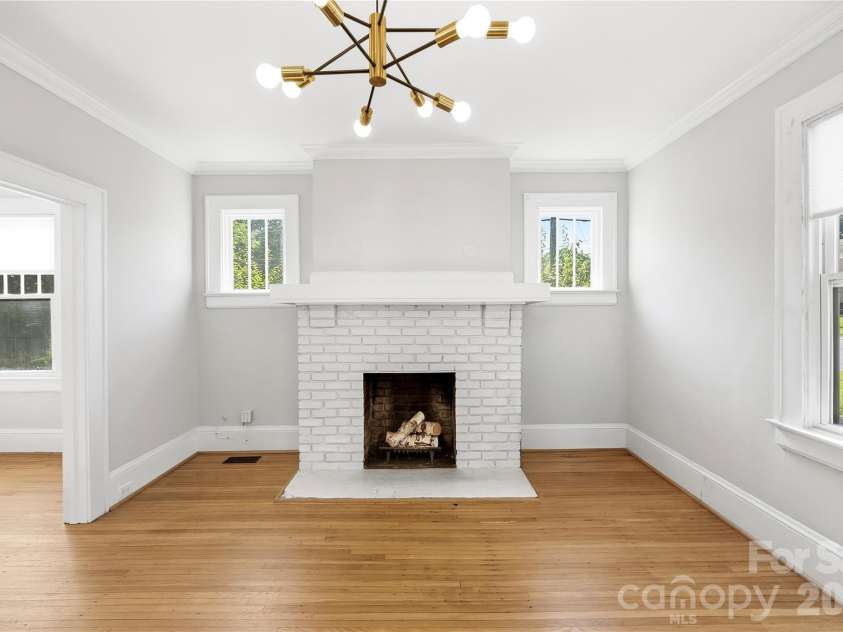 700 Concordia Avenue, Charlotte, NC 28206.  MLS# CAR4424791, YatesRealty ID 50925. 