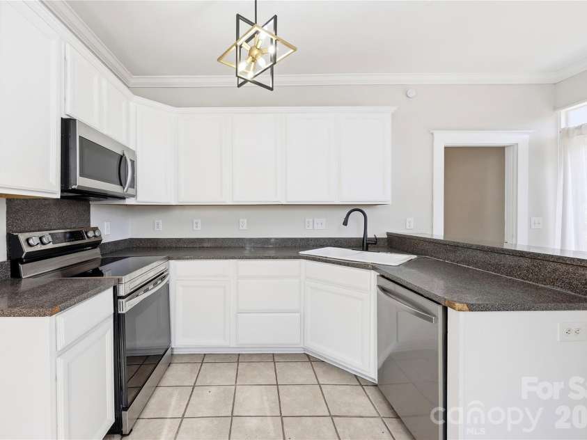 700 Concordia Avenue, Charlotte, NC 28206.  MLS# CAR4424791, YatesRealty ID 50925. 