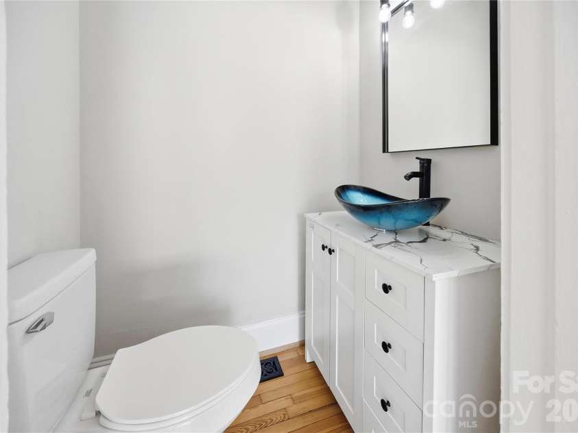 700 Concordia Avenue, Charlotte, NC 28206.  MLS# CAR4424791, YatesRealty ID 50925. 