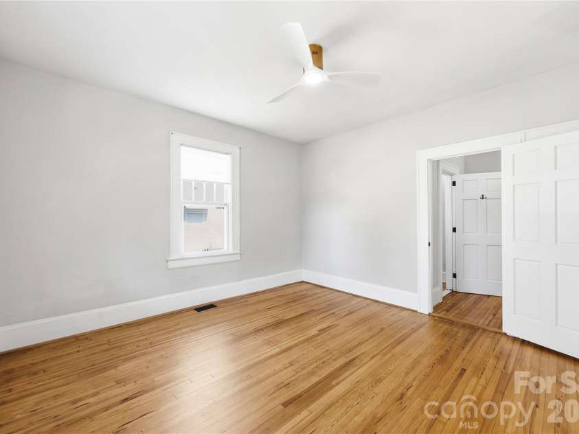 700 Concordia Avenue, Charlotte, NC 28206.  MLS# CAR4424791, YatesRealty ID 50925. 