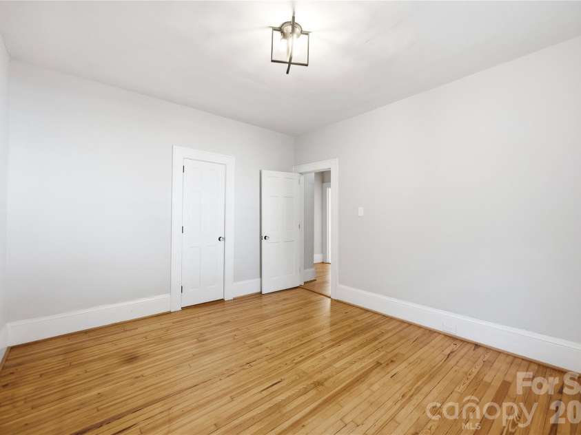 700 Concordia Avenue, Charlotte, NC 28206.  MLS# CAR4424791, YatesRealty ID 50925. 
