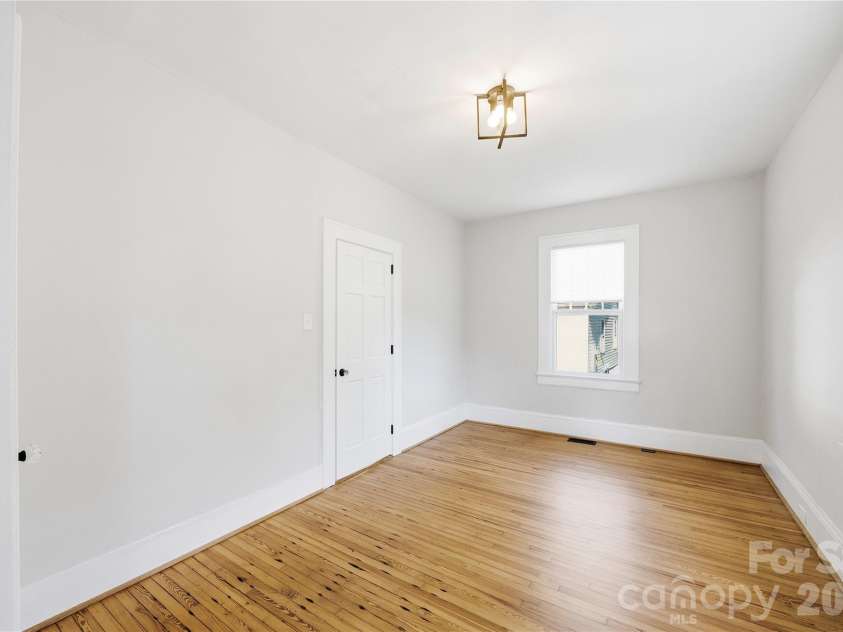 700 Concordia Avenue, Charlotte, NC 28206.  MLS# CAR4424791, YatesRealty ID 50925. 