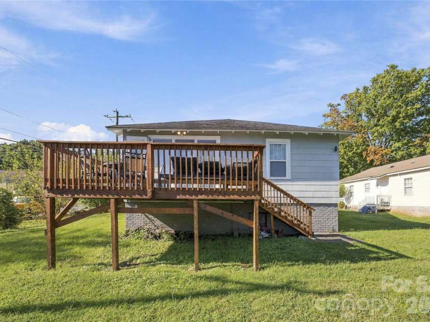 700 Concordia Avenue, Charlotte, NC 28206.  MLS# CAR4424791, YatesRealty ID 50925. 