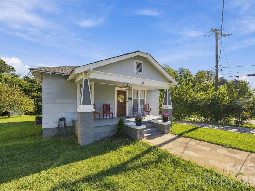 700 Concordia Avenue, Charlotte, NC 28206.  MLS# CAR4424791, YatesRealty ID 50925. 