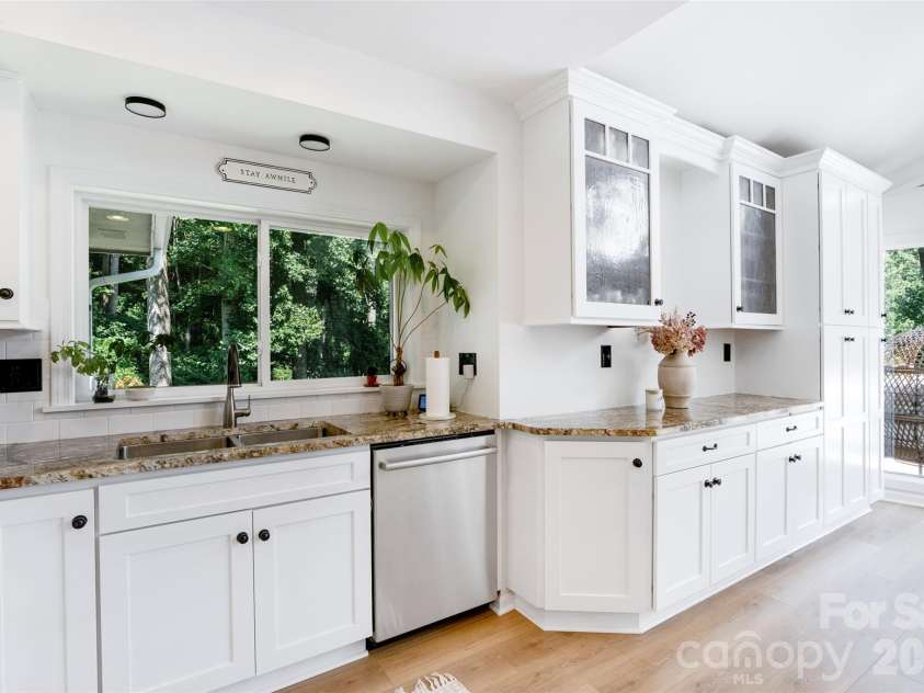 336 Sky Lake Drive, Hendersonville, NC 28739.  MLS# CAR4405648, YatesRealty ID 50927. Kitchen Storage