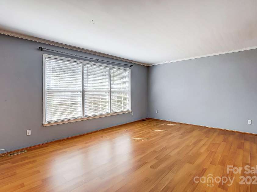 1142 Canterbury Drive, Lancaster, SC 29720.  MLS# CAR4234837, YatesRealty ID 5093. 
