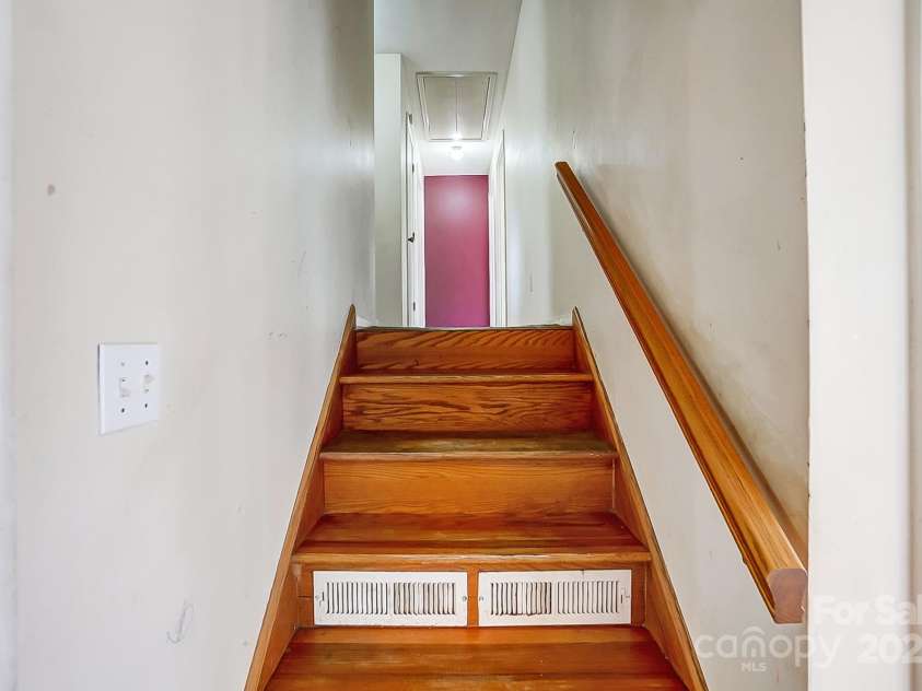 1142 Canterbury Drive, Lancaster, SC 29720.  MLS# CAR4234837, YatesRealty ID 5093. 