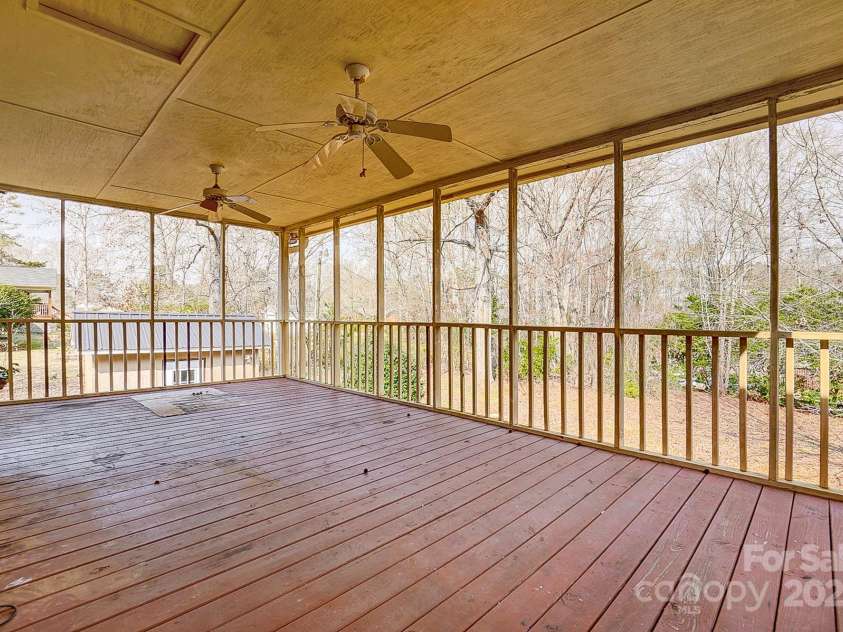 1142 Canterbury Drive, Lancaster, SC 29720.  MLS# CAR4234837, YatesRealty ID 5093. 