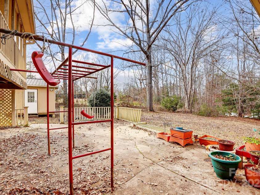 1142 Canterbury Drive, Lancaster, SC 29720.  MLS# CAR4234837, YatesRealty ID 5093. 
