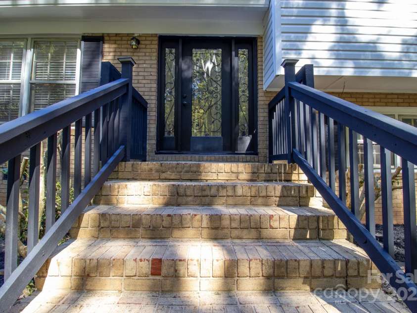 1142 Canterbury Drive, Lancaster, SC 29720.  MLS# CAR4313710, YatesRealty ID 5093. 