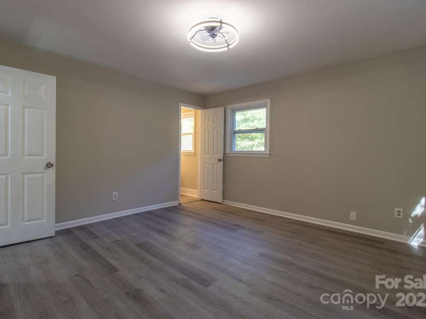 1142 Canterbury Drive, Lancaster, SC 29720.  MLS# CAR4313710, YatesRealty ID 5093. 