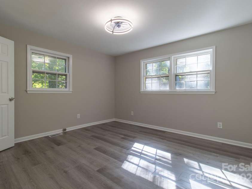 1142 Canterbury Drive, Lancaster, SC 29720.  MLS# CAR4313710, YatesRealty ID 5093. 