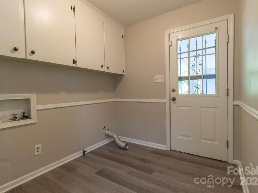 1142 Canterbury Drive, Lancaster, SC 29720.  MLS# CAR4313710, YatesRealty ID 5093. 