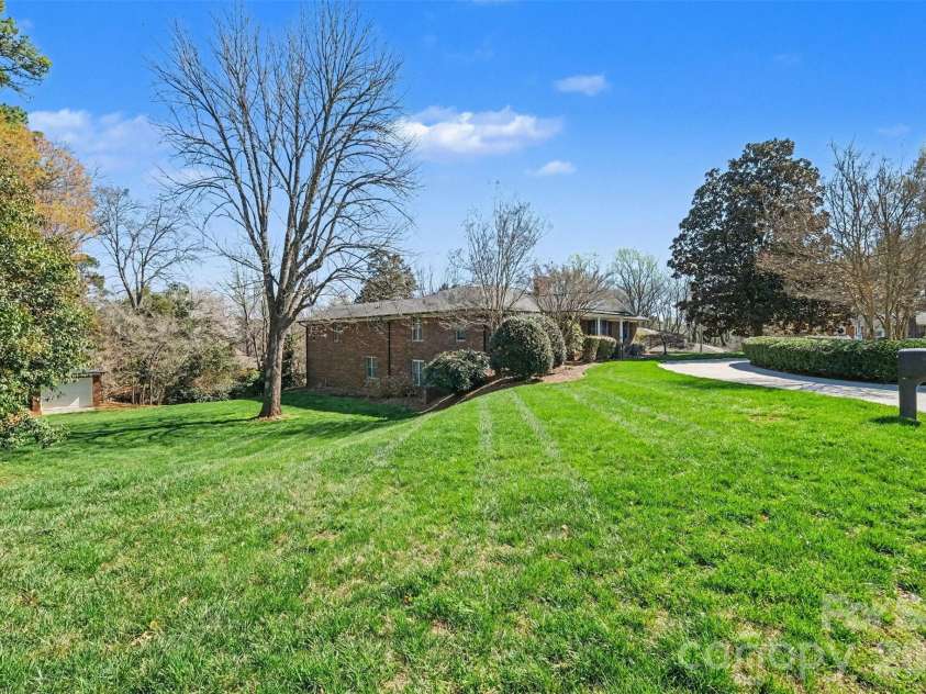 746 Grandview Drive, Concord, NC 28025.  MLS# CAR4357995, YatesRealty ID 5093. 
