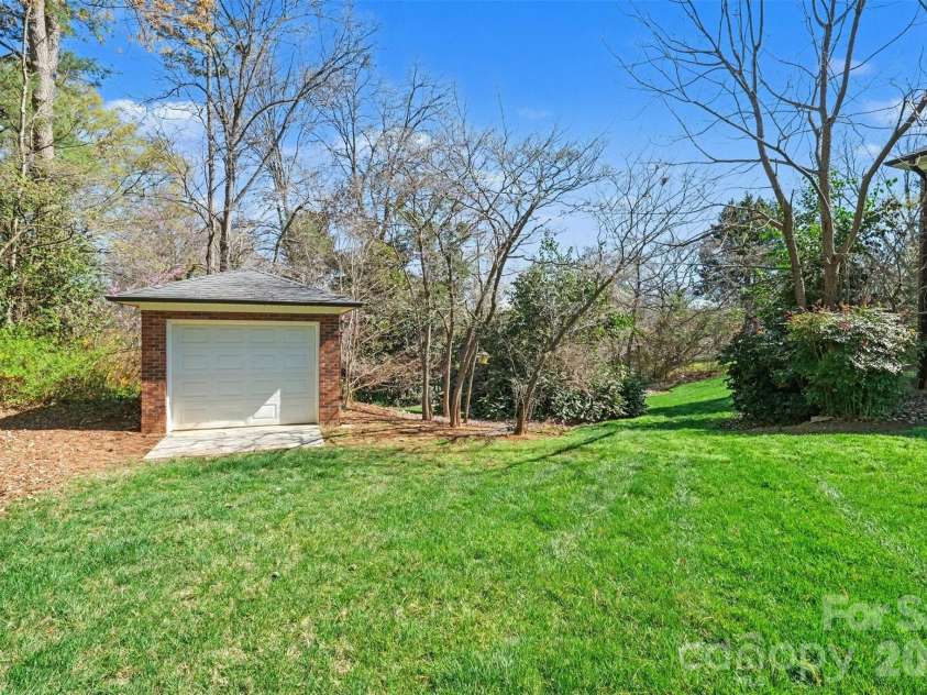 746 Grandview Drive, Concord, NC 28025.  MLS# CAR4357995, YatesRealty ID 5093. 
