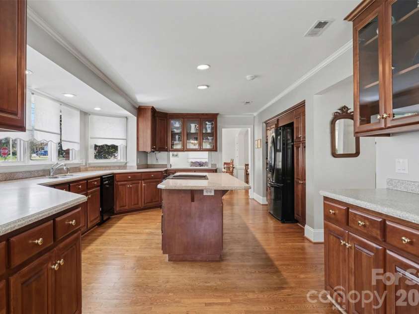 746 Grandview Drive, Concord, NC 28025.  MLS# CAR4357995, YatesRealty ID 5093. 