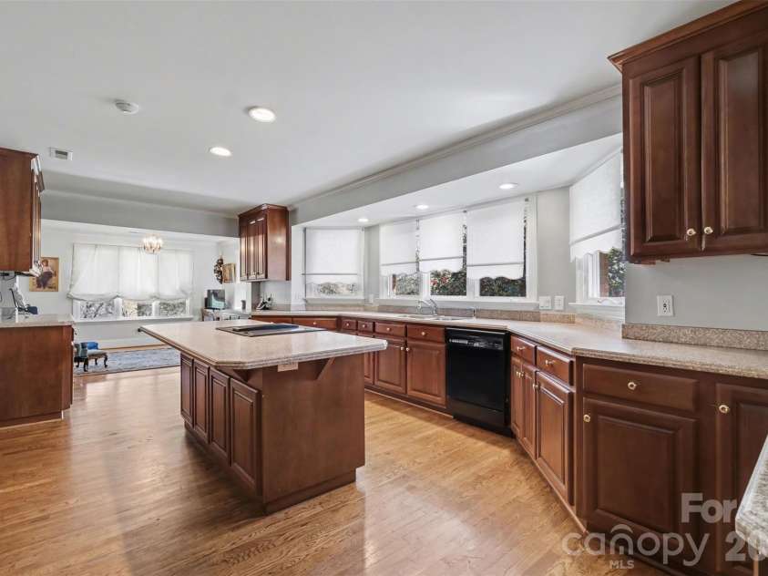 746 Grandview Drive, Concord, NC 28025.  MLS# CAR4357995, YatesRealty ID 5093. 