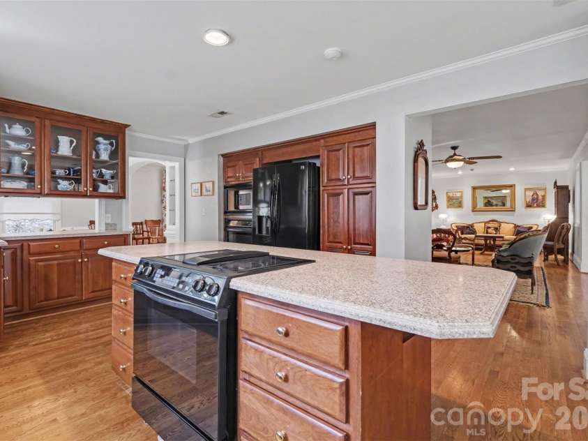 746 Grandview Drive, Concord, NC 28025.  MLS# CAR4357995, YatesRealty ID 5093. 