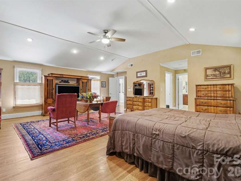 746 Grandview Drive, Concord, NC 28025.  MLS# CAR4357995, YatesRealty ID 5093. 