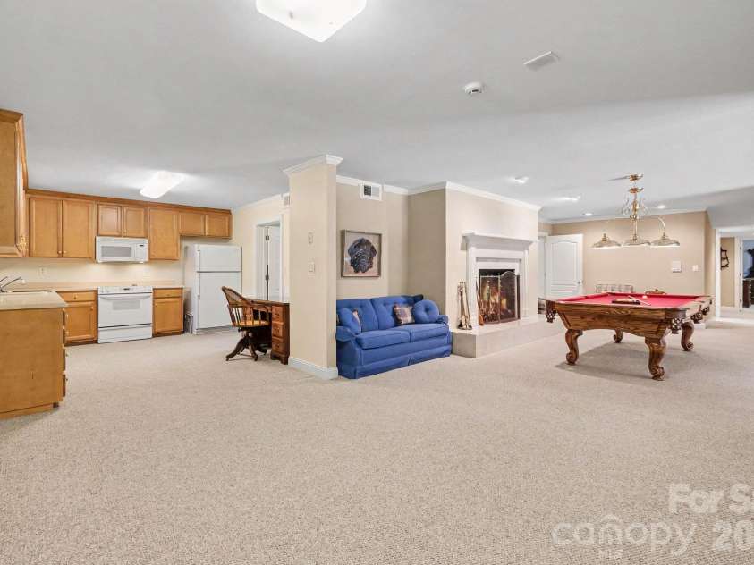 746 Grandview Drive, Concord, NC 28025.  MLS# CAR4434570, YatesRealty ID 5093. Flexible, open concept floor plan